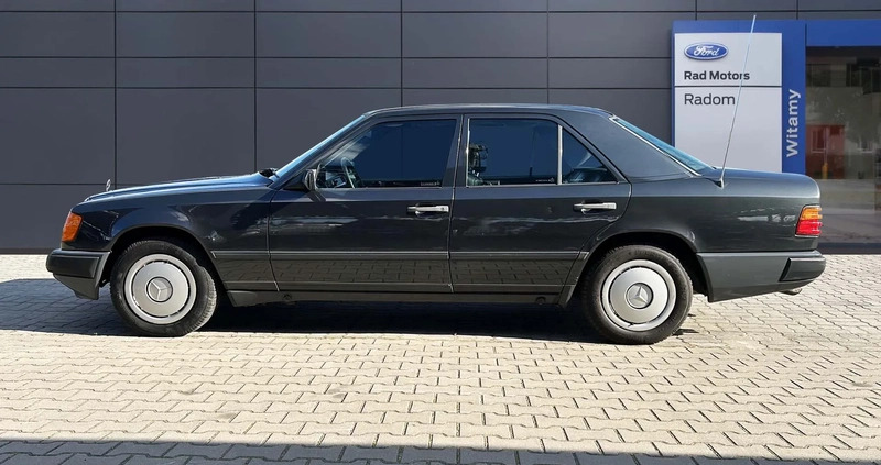 Mercedes-Benz W124 (1984-1993) cena 24400 przebieg: 239255, rok produkcji 1985 z Radom małe 436